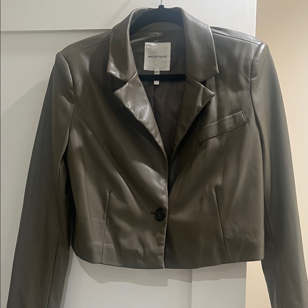 Avec Les Filles Women's Cropped Faux Leather Blazer - Green